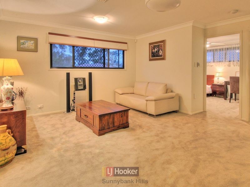 20 Azzure Street, Eight Mile Plains QLD 4113