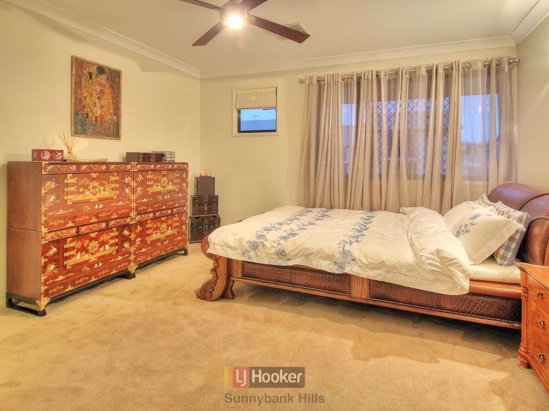 20 Azzure Street, Eight Mile Plains QLD 4113