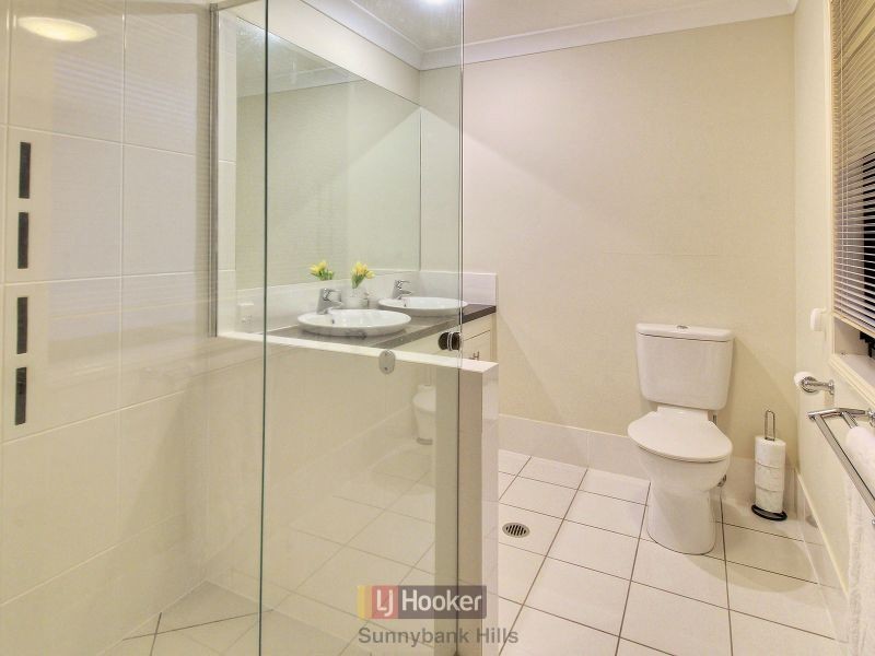 20 Azzure Street, Eight Mile Plains QLD 4113