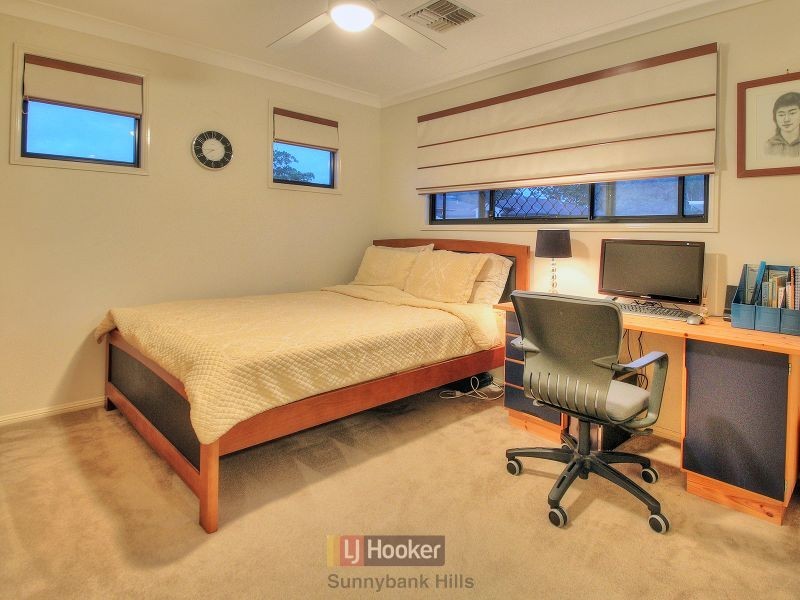 20 Azzure Street, Eight Mile Plains QLD 4113