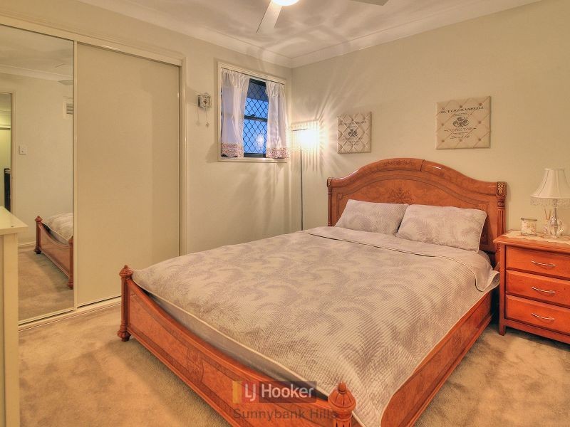 20 Azzure Street, Eight Mile Plains QLD 4113