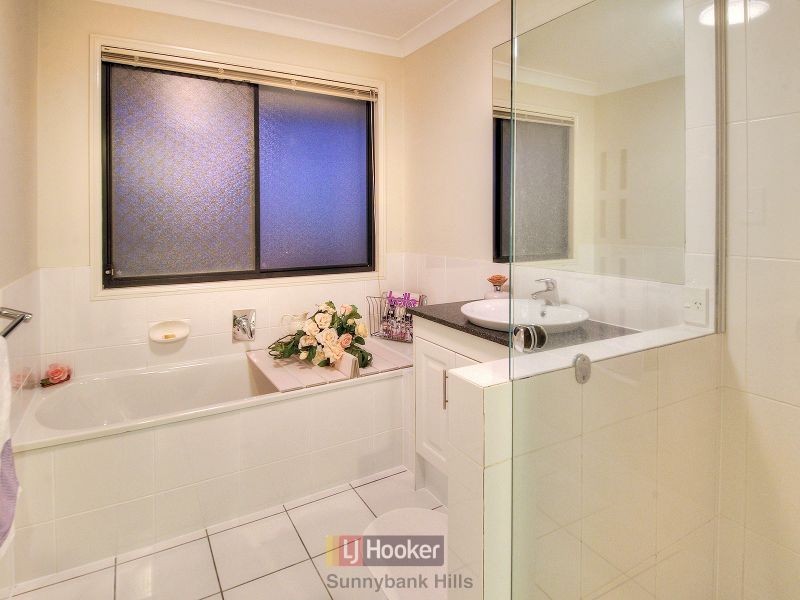 20 Azzure Street, Eight Mile Plains QLD 4113