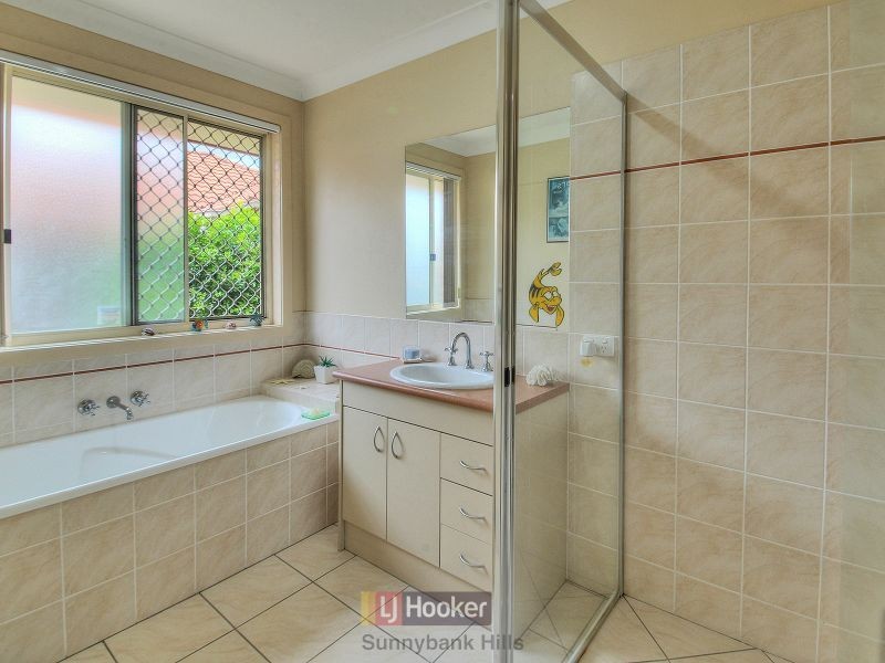 50 Tallowood Way, Sunnybank Hills QLD 4109