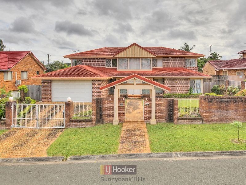 82 Lindfield Circuit, Robertson QLD 4109