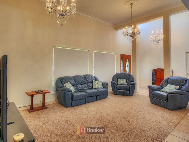 81 Ontario Crescent, Parkinson QLD 4115