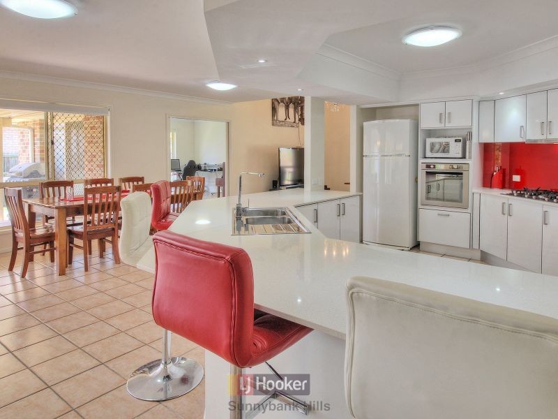 81 Ontario Crescent, Parkinson QLD 4115