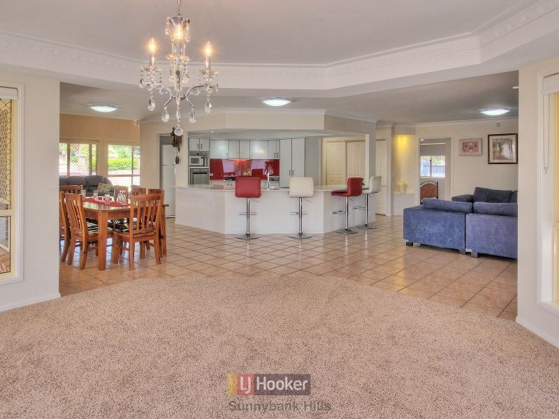 81 Ontario Crescent, Parkinson QLD 4115