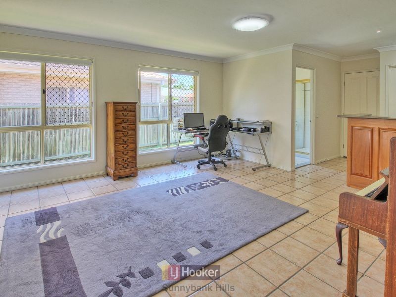 81 Ontario Crescent, Parkinson QLD 4115