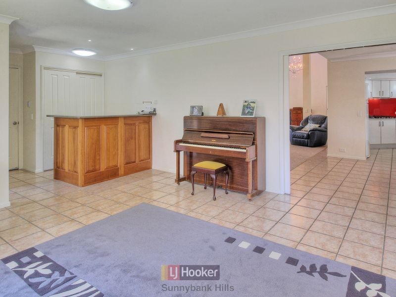 81 Ontario Crescent, Parkinson QLD 4115