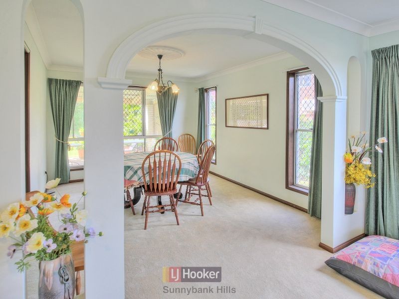 52 Honeysuckle Way, Calamvale QLD 4116