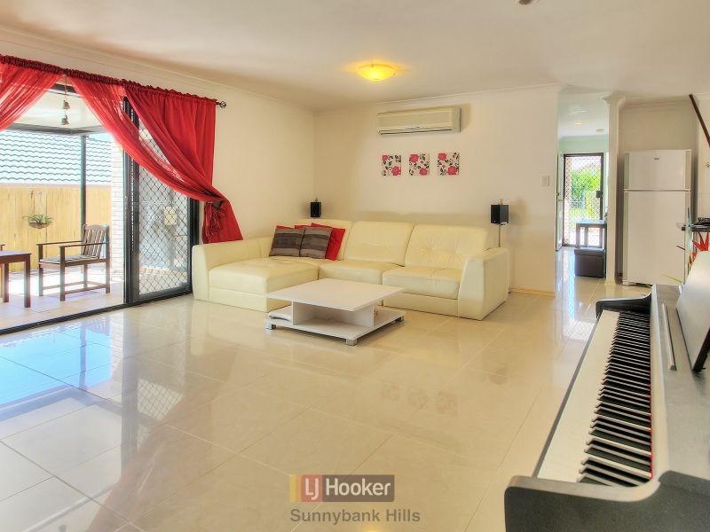 63 Rubicon Crescent, Kuraby QLD 4112