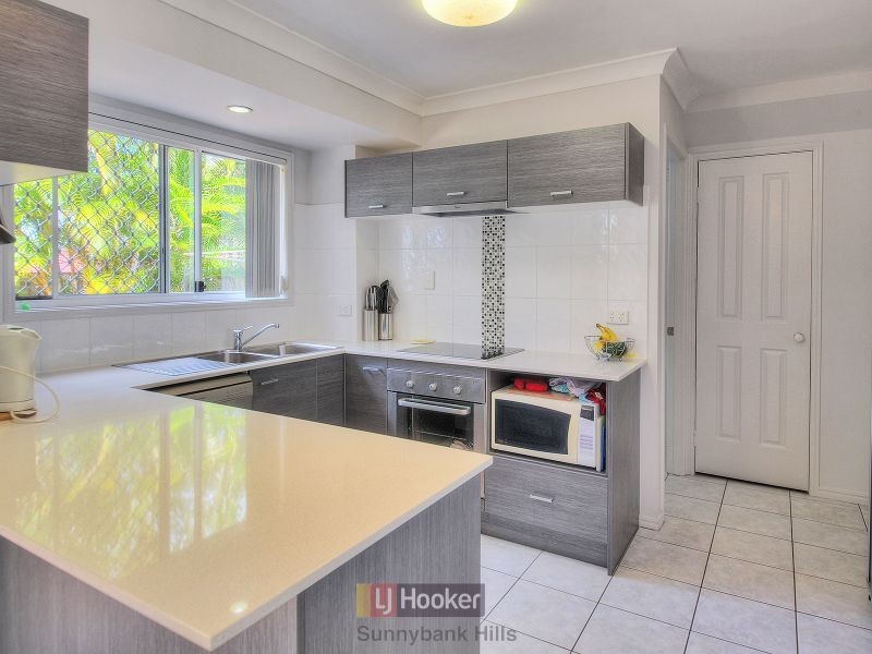 13/18 Swan Lake Crescent, Calamvale QLD 4116