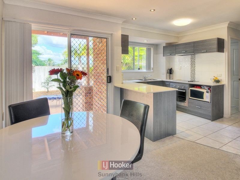 13/18 Swan Lake Crescent, Calamvale QLD 4116