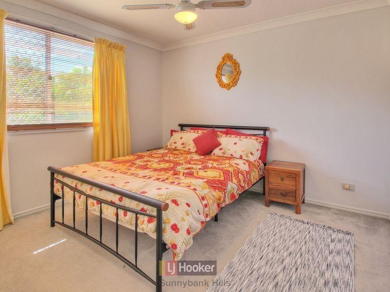 13/18 Swan Lake Crescent, Calamvale QLD 4116