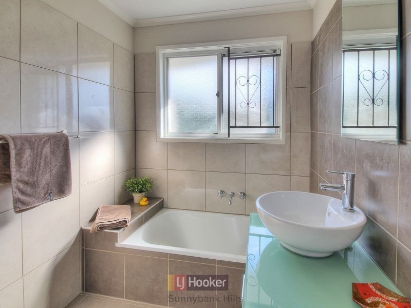 3 Coonawarra Street, Sunnybank Hills QLD 4109