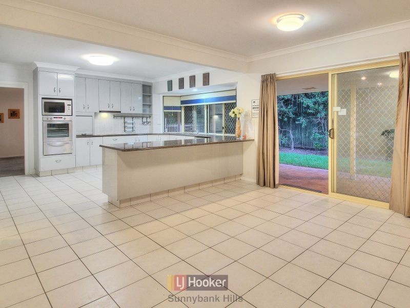 4 Karka Close, Eight Mile Plains QLD 4113