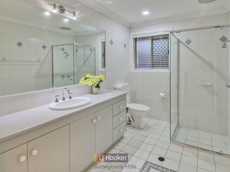 4 Karka Close, Eight Mile Plains QLD 4113