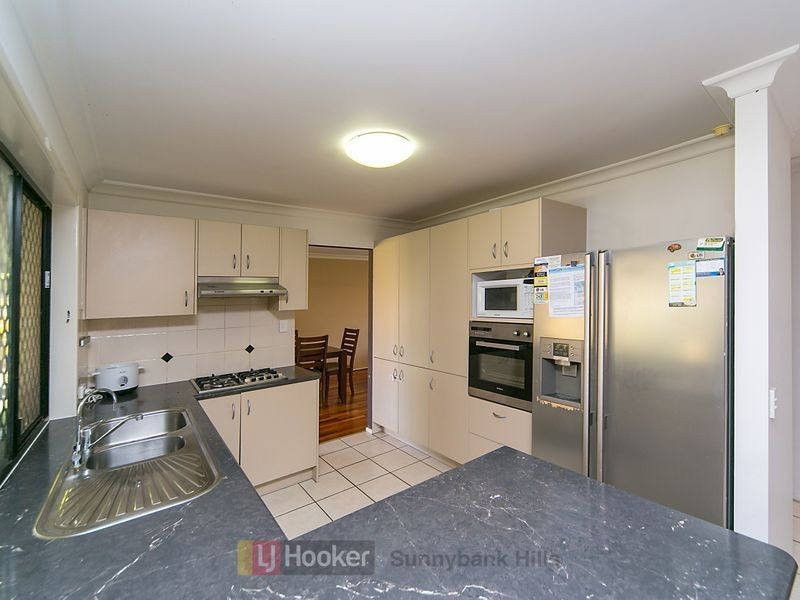 6 Conimbla Close, Parkinson QLD 4115