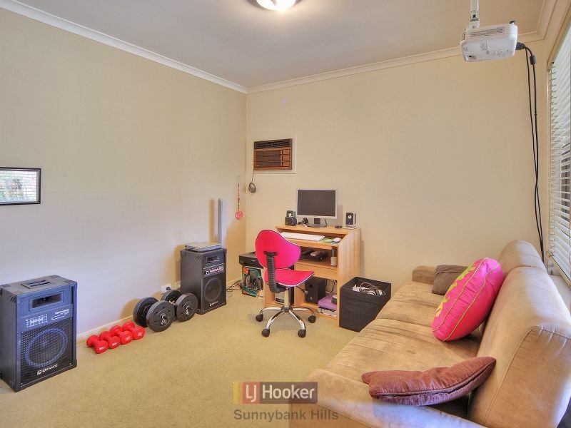 14 Akora Street, Macgregor QLD 4109