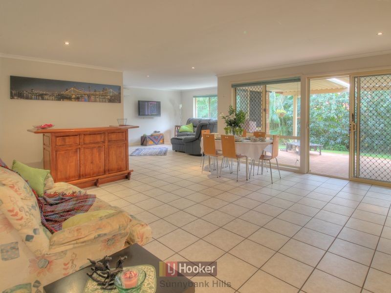 27 Bonneville Crescent, Parkinson QLD 4115