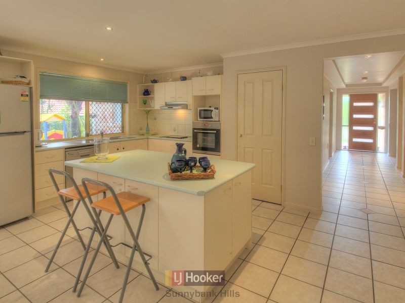 27 Bonneville Crescent, Parkinson QLD 4115