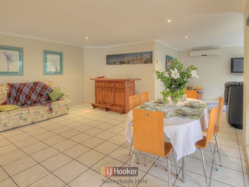 27 Bonneville Crescent, Parkinson QLD 4115