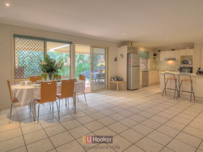 27 Bonneville Crescent, Parkinson QLD 4115