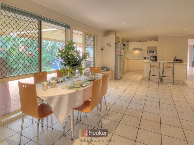 27 Bonneville Crescent, Parkinson QLD 4115