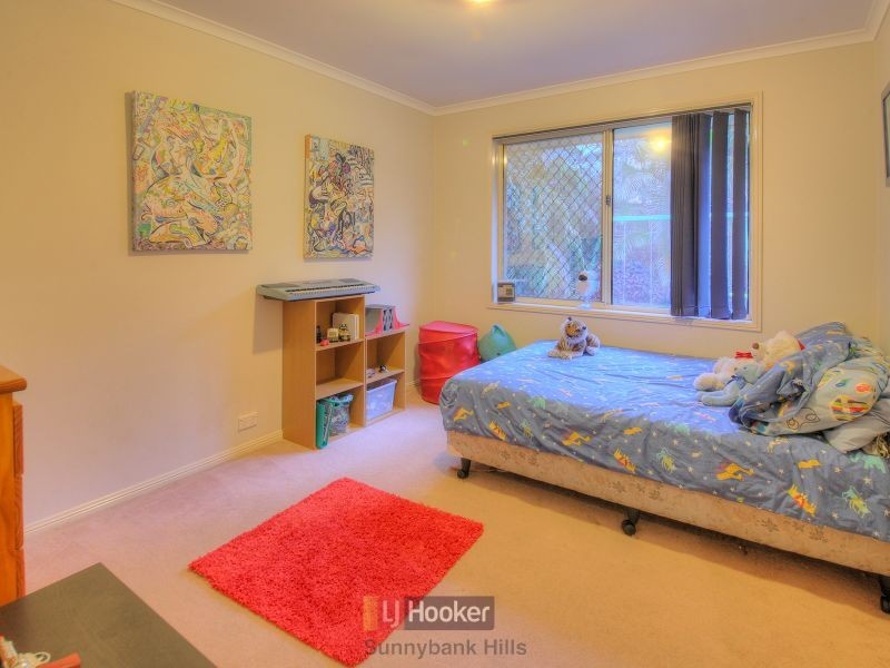 27 Bonneville Crescent, Parkinson QLD 4115