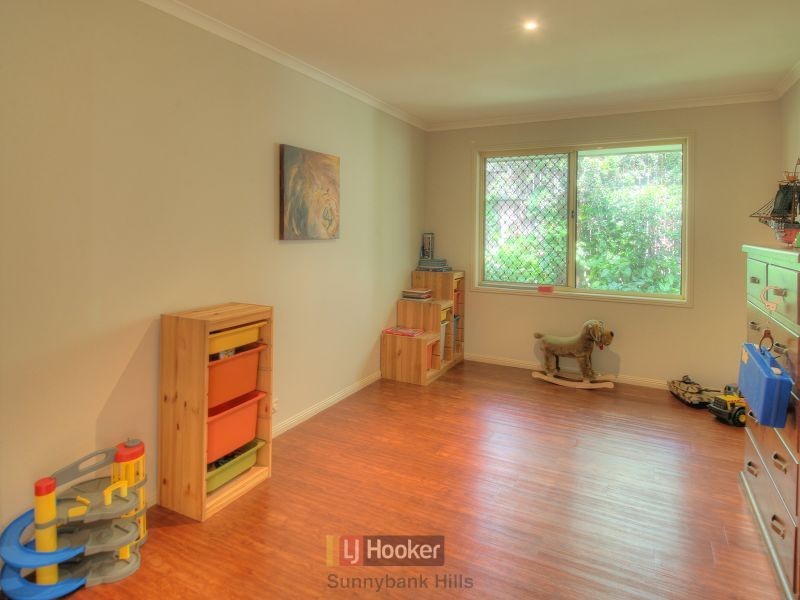 27 Bonneville Crescent, Parkinson QLD 4115