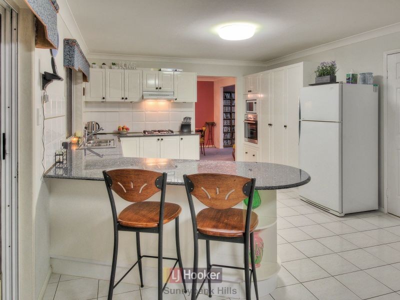 10 Buckinghamia Place, Stretton QLD 4116