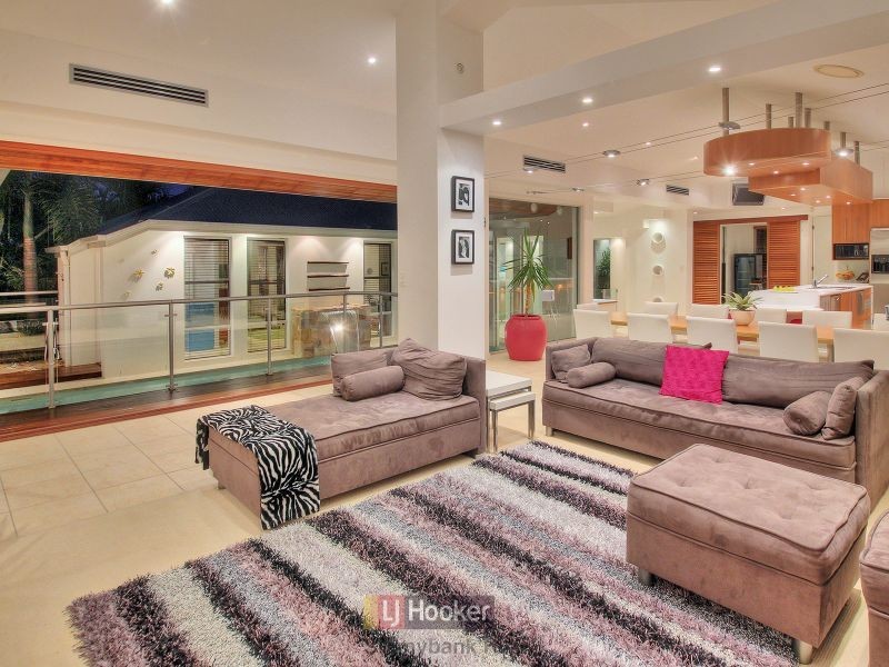 11 Totten Close, Eight Mile Plains QLD 4113