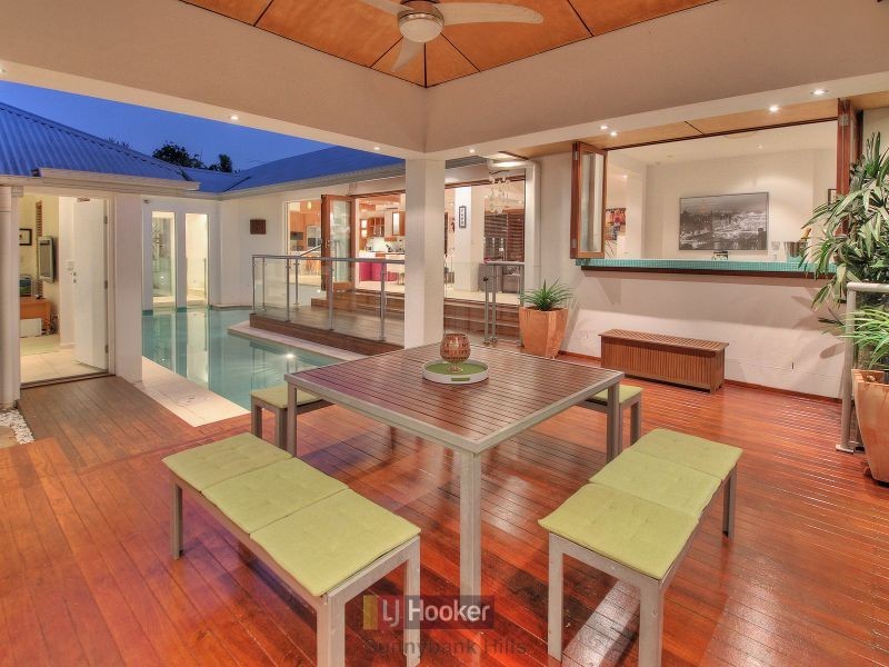 11 Totten Close, Eight Mile Plains QLD 4113