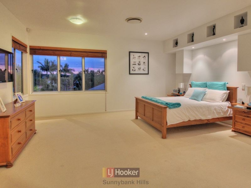 11 Totten Close, Eight Mile Plains QLD 4113