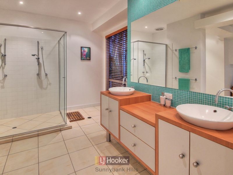 11 Totten Close, Eight Mile Plains QLD 4113