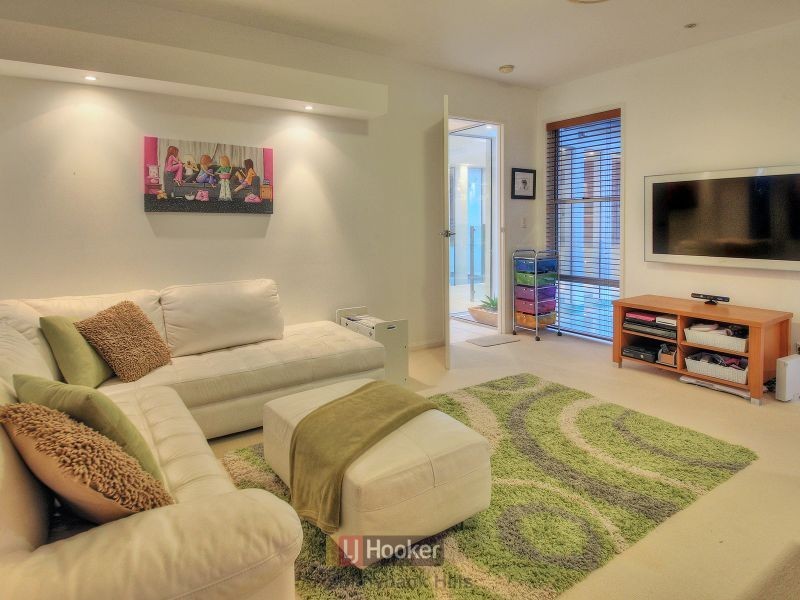 11 Totten Close, Eight Mile Plains QLD 4113