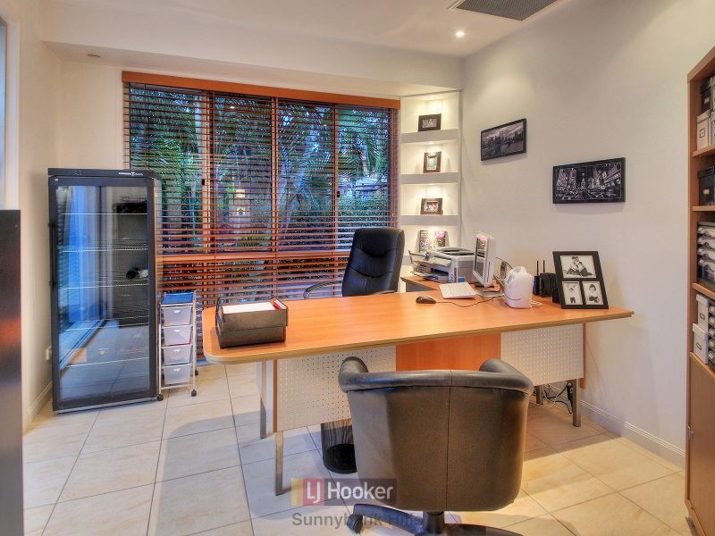 11 Totten Close, Eight Mile Plains QLD 4113