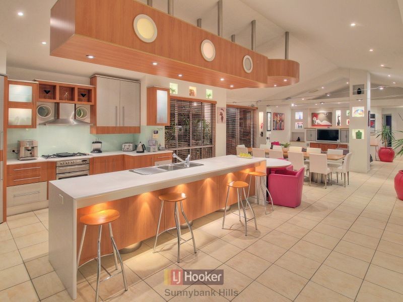 11 Totten Close, Eight Mile Plains QLD 4113