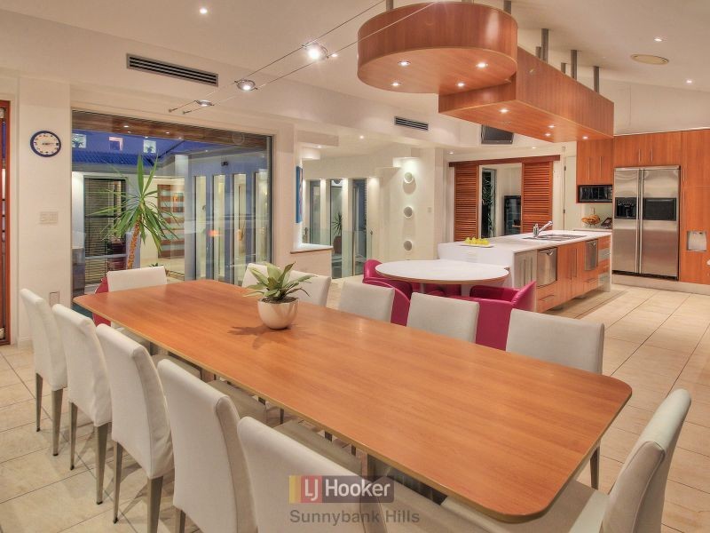 11 Totten Close, Eight Mile Plains QLD 4113