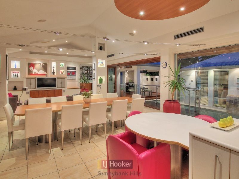 11 Totten Close, Eight Mile Plains QLD 4113