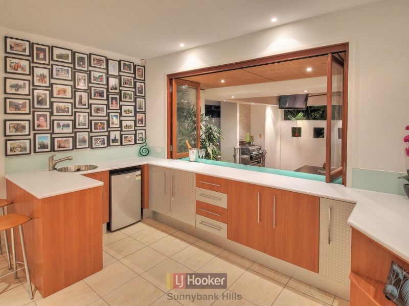 11 Totten Close, Eight Mile Plains QLD 4113