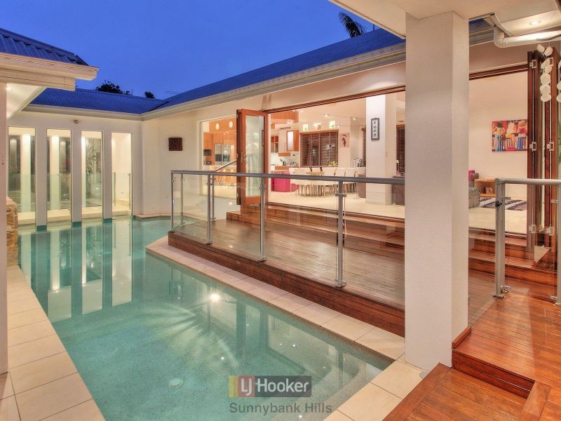 11 Totten Close, Eight Mile Plains QLD 4113