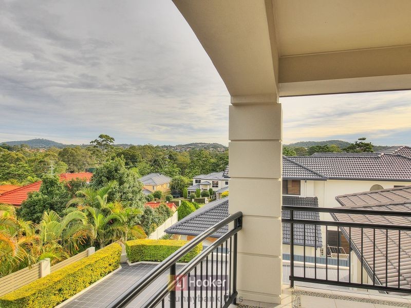 16 Ashbourne Close, Carindale QLD 4152