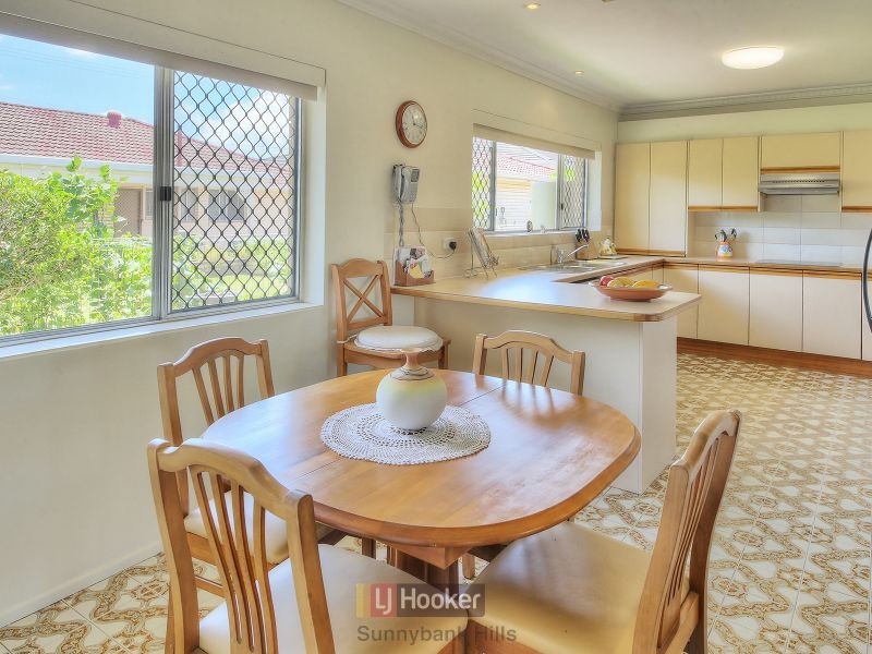 13 Tallis Street, Macgregor QLD 4109