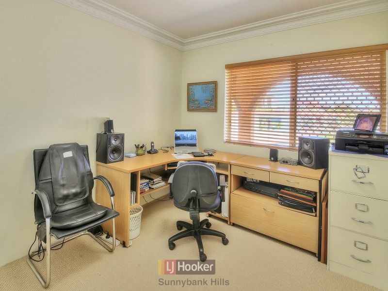 13 Tallis Street, Macgregor QLD 4109