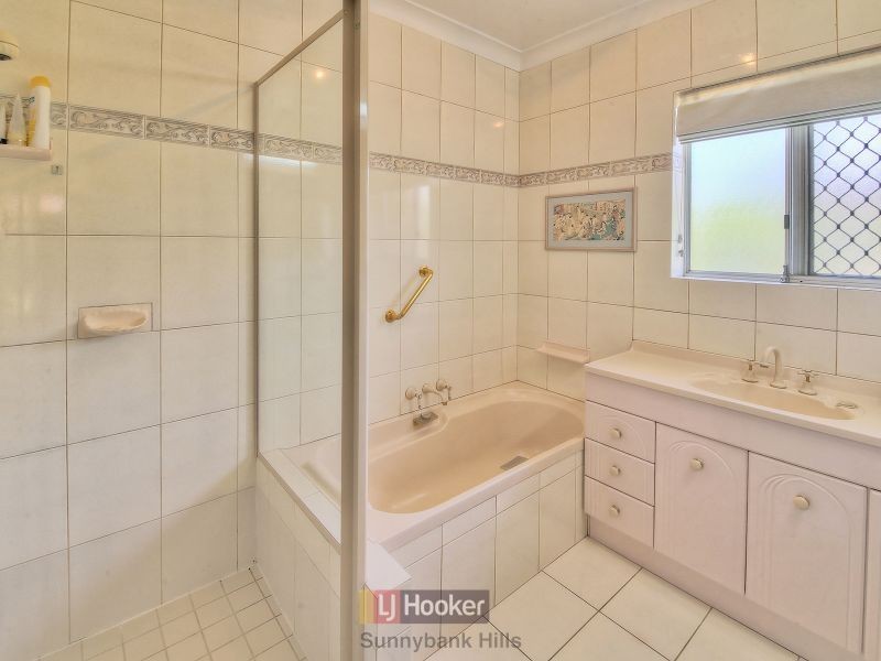 13 Tallis Street, Macgregor QLD 4109