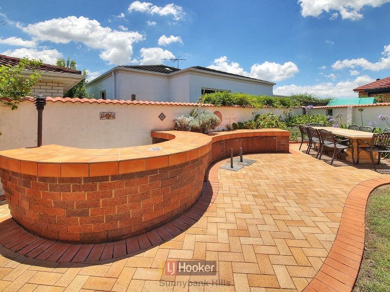 13 Tallis Street, Macgregor QLD 4109