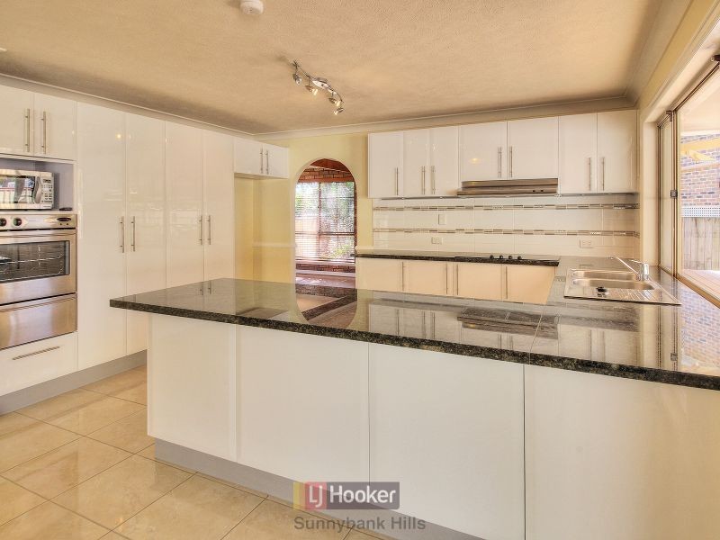 23 Alphitonia Crescent, Sunnybank Hills QLD 4109