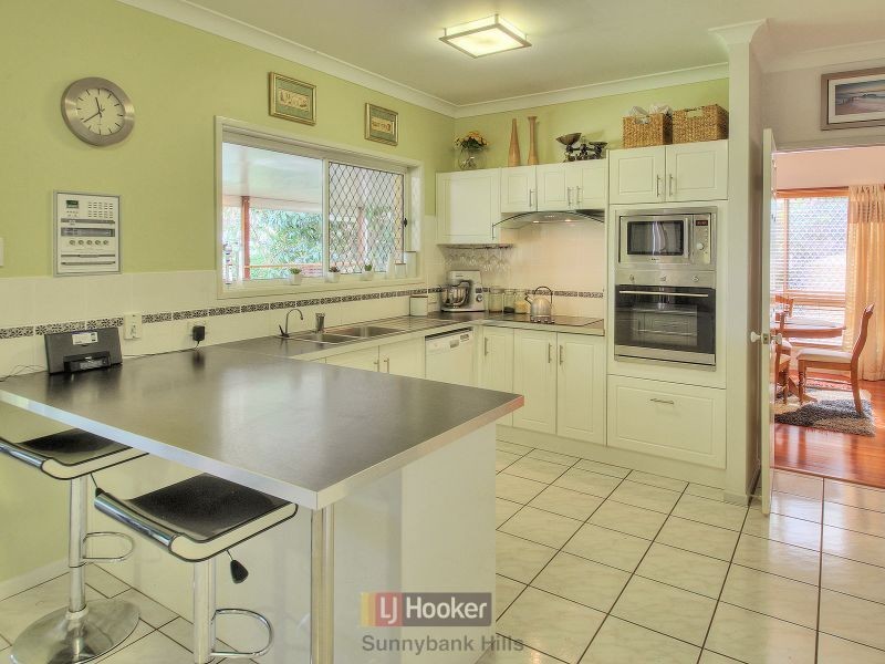 99 Davrod Street, Robertson QLD 4109