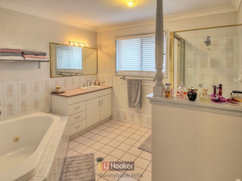 99 Davrod Street, Robertson QLD 4109